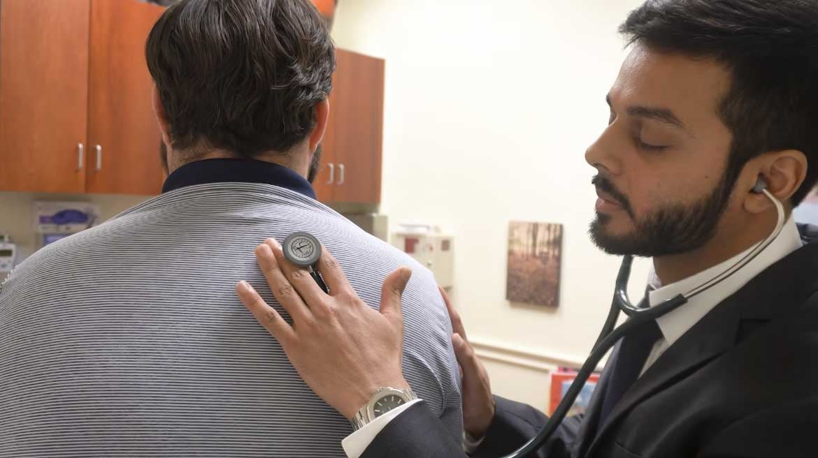 SHC-Doctor-with-male-patient-1